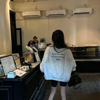 Acne Studios Jacka replica lyx Beige Black Cotton Logo Distressed