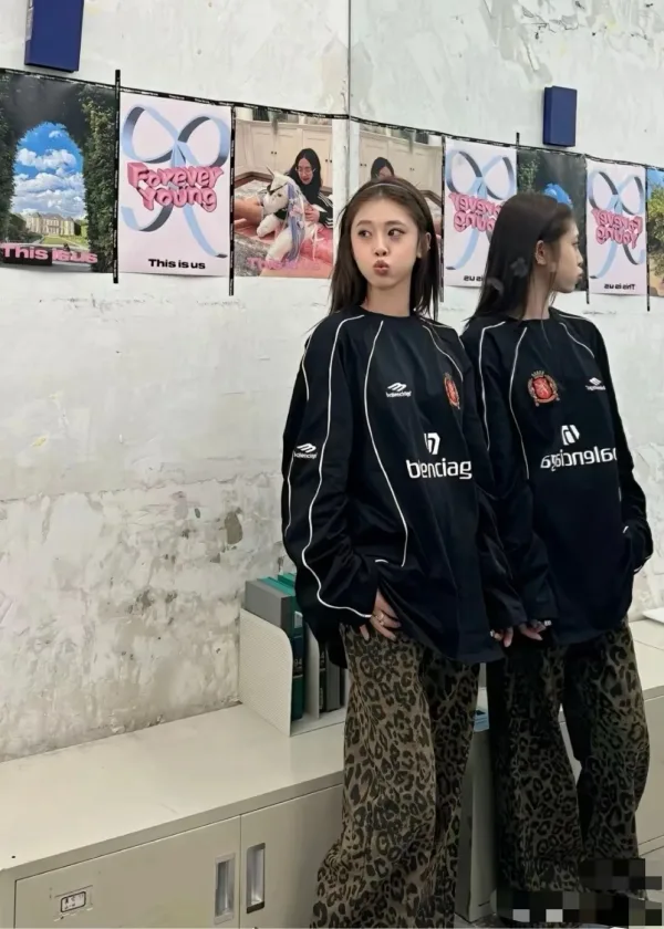 Balenciaga långärmad replika lyx super klon Svart Vit Bomull