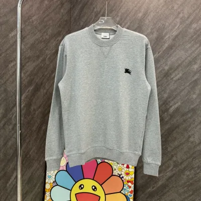 Burberry Sweatshirt replika lyxig grå bomullsbroderad logotyp Standardlager