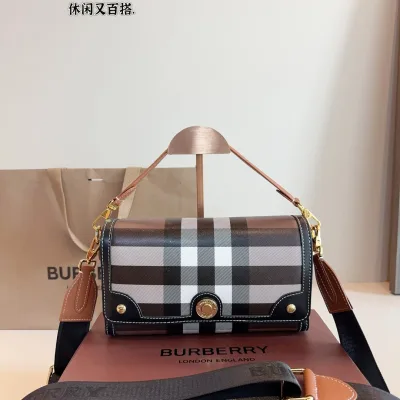 Burberry Kvinnor Messenger Bag replica luxury Comes Gift Box Lee