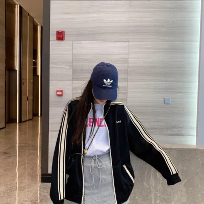 Celine Jacka replika lyx Guld Svart Logo Broderad Bild Liten