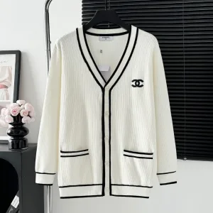 Chanel Skjorta replika lyx super klon White Knit Logo Sweater