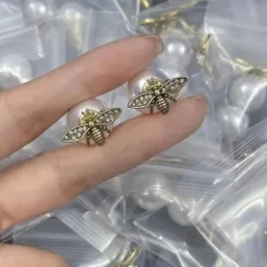 Dior ??rh?¡èngen replika lyx 1:1 Bee Spot Photos