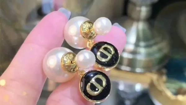 Dior ??rh?¡èngen replika lyx