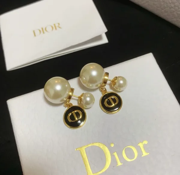 Dior ??rh?¡èngen replika lyx