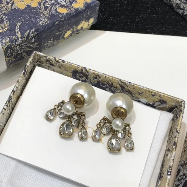 Dior ??rh?¡èngen replika lyx
