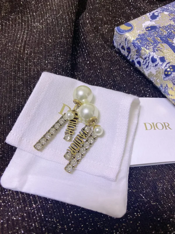 Dior ??rh?¡èngen replika lyx