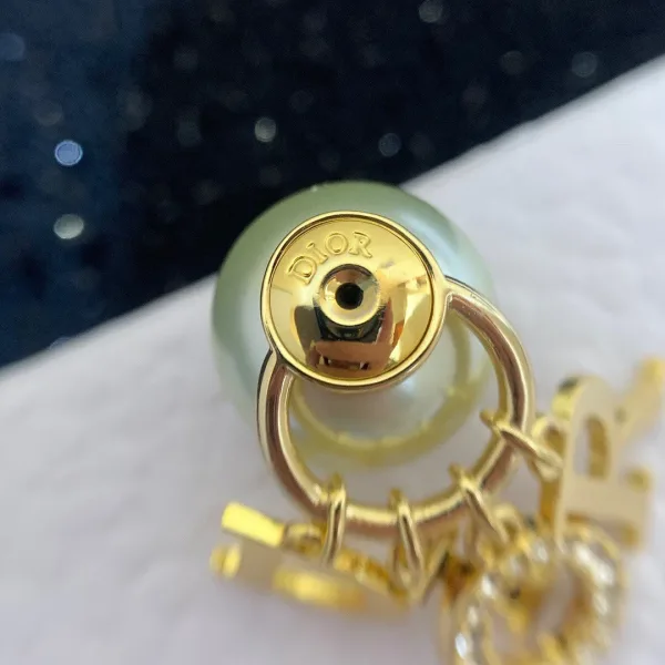 Dior ??rh?¡èngen replika lyx