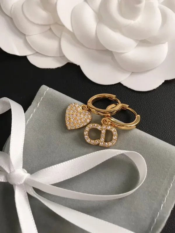 Dior ??rh?¡èngen replika lyx