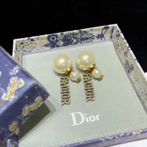 Dior ??rh?¡èngen replika lyx