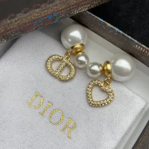 Dior ??rh?¡èngen replika lyx Retro Letter Pearl Diamond Temperament