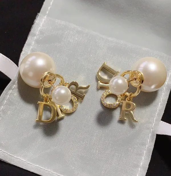 Dior ??rh?¡èngen replika lyx Stud