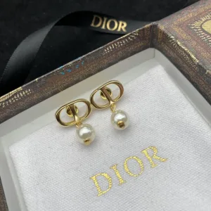 Dior ??rh?¡èngen replika lyx super klon Retro Letter Pearl Temperament
