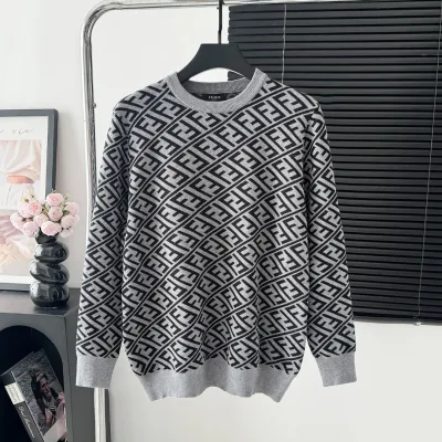 Fendi Shirt replika 1:1 Sticka Logo Sweater är tygpassform