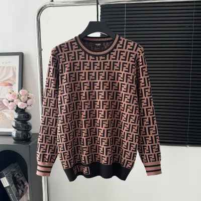 Fendi Shirt replika 1:1 Sticka Logo Sweater är tygpassform