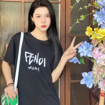 Fendi kortärmad replika 1:1 Black White Cotton är snygg
