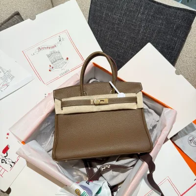 Hermes Schals Replik Luxus Seide geliefert Schal Zähler Verpackung Charme