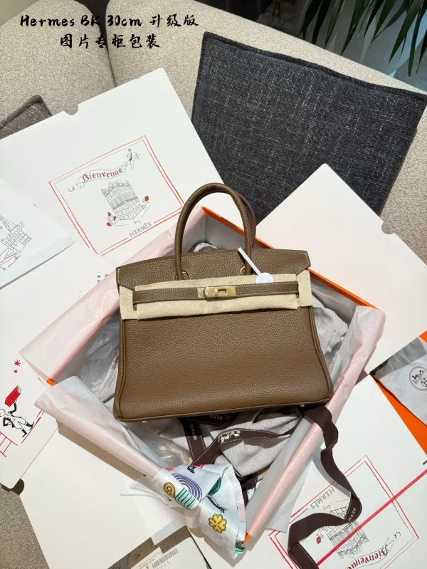 Hermes Schals Replik Luxus Seide geliefert Schal Zähler Verpackung Charme