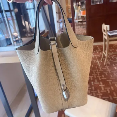 Hermes Trenchcoat Replik Luxus Super Klon Unglaublich strukturiert