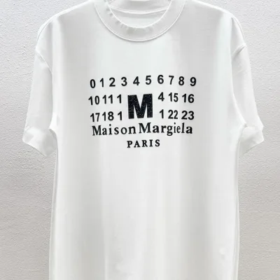 Margiela Skjorta replika lyx Svart Vit Bomull Ankomster Crew Neck