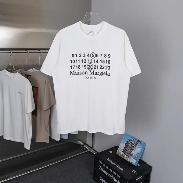 Margiela kort?¡èrmad replika lyxig svart vit bomullslogotyp tryckt