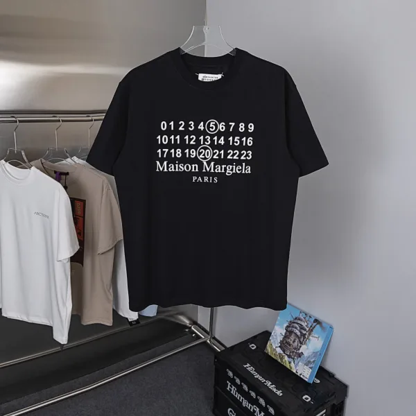 Margiela kort?¡èrmad replika lyxig svart vit bomullslogotyp tryckt