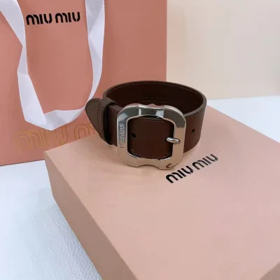 Miu L?¡èderb?¡èlte replika superklon kalvskinn Chic Logo Is