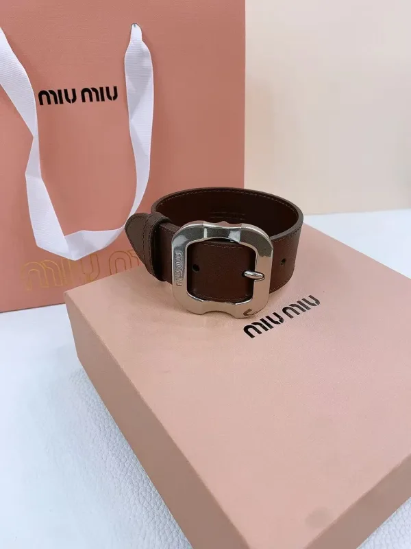 Miu L?¡èderb?¡èlte replika superklon kalvskinn Chic Logo Is
