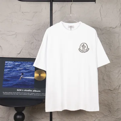 Moncler kortärmad replika lyxig svart vit bomullslogoskjorta