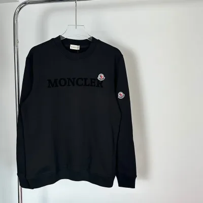 Moncler Sweatshirt replika lyx Svart Marinblå logotyp för att passa bekväm