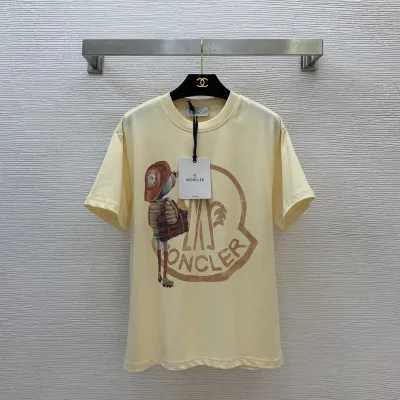 Moncler Kvinnor Kortärmad replika lyx Logo Längd Slut Cartoon
