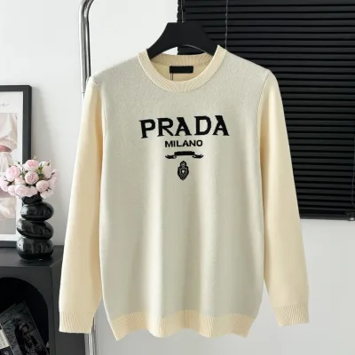 Prada Skjorta replika lyx super klon Sticka Logo Tröja Tyg