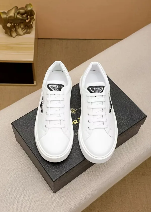 Prada Sneakers Replik Luxus Rindsleder Schaffell Casual One Price Bestseller
