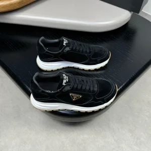 Prada Sneakers Replik Luxus Leder Wildleder Logo Moderne Männer Plattform