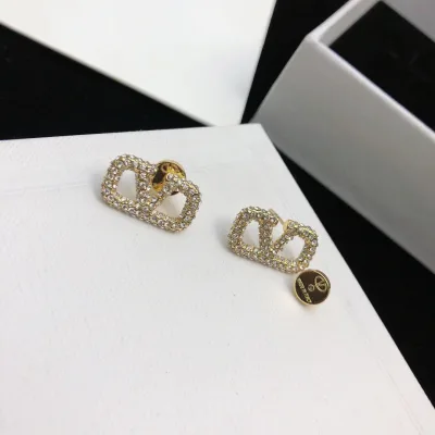 Valentino ??rh?¡èngen replika superklon Stud
