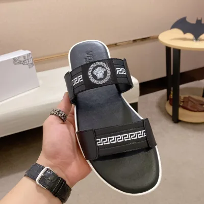 Versace Slides Replik Luxus bei Slippers End Herren Schuhe Offizielle